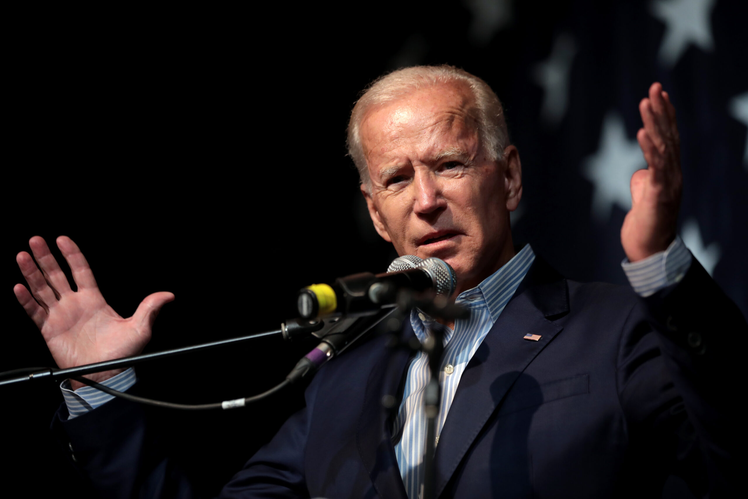 Read more about the article Biden Falling: Effects on the Political Stage
