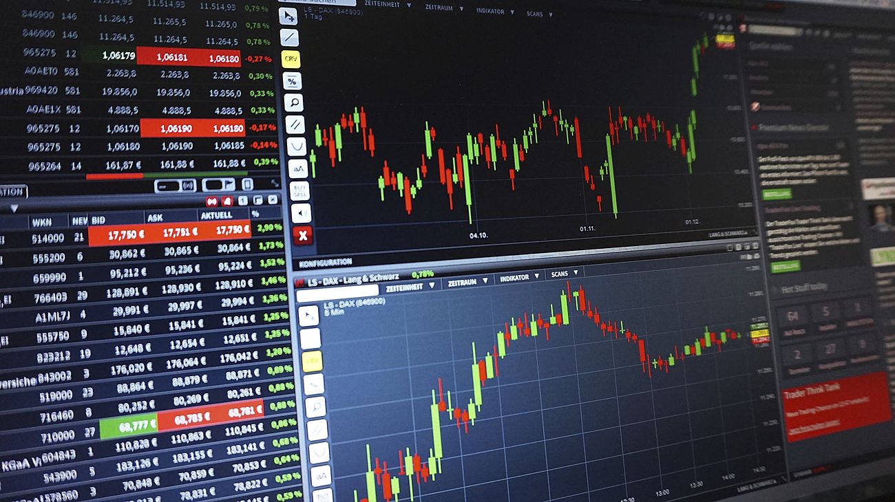 Read more about the article Stock Trading Simulator: A Valuable Tool for Aspiring Investors