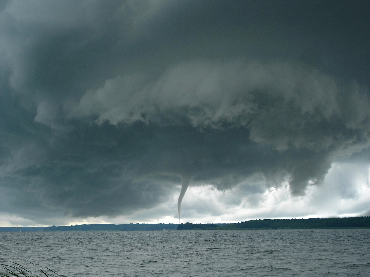 Read more about the article How to Create a Tornado Emergency Plan